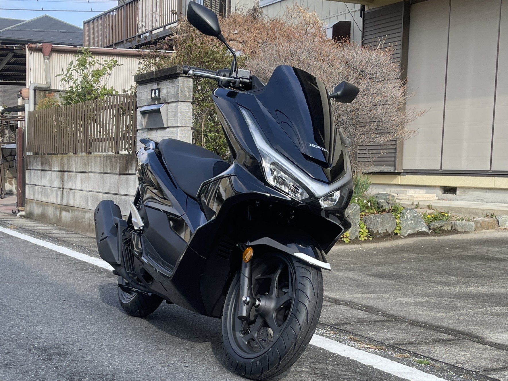 オートショップable 03010508H ホンダ PCX125  黒 関東圏内 即日配送 激安配送料金3000円〜。 他にも多数出品中！！オートショップableで検索♩ 修理や買取も可能です！クレジット分割、代引き支払い可能！平均在庫日数3日 業者卸にも ホンダ PCX125の詳細│バイクショップ 大野屋